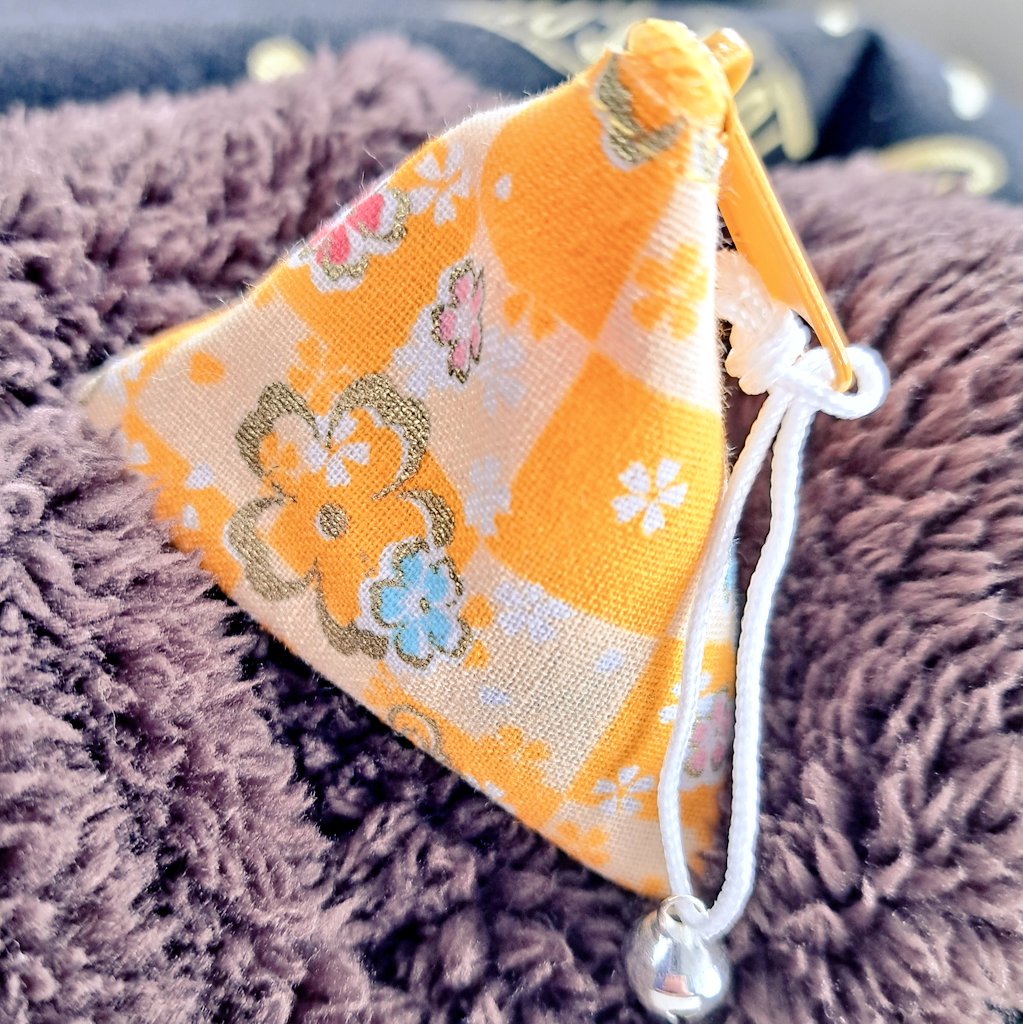 enishi_enmusubi's tweet photo. 無事に詣でました⛩️

欲張りすぎかもしれないけど…
兎にも角にも
家族の
大切な人の
大好きな人の
健康と幸福を🍀

かわいいおみくじも引いた🔺✨

 #あけましておめでとう
 #初詣
 #おみくじ
 #WatanaBestaSOCIALclub 様
 #YaaYa さん
 #フレグラントメッセージボトル🍾
 #ボトルさんと撮りたい https://t.co/MROzOxUv19
