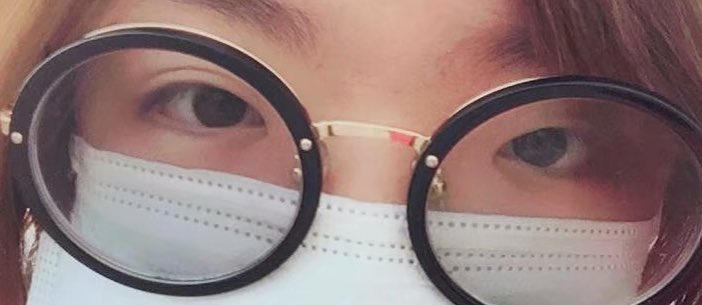 SRY_Rae's tweet photo. Just really wanna share something about me:

I born with different colors eyes. Its called "Heterochromia iridum"

As u can see, my right eye is regular brown, left one is blue.

I don't know how to prove that I don't wear contacts, believe it or not. Anyway I love my eyes!😋😋 https://t.co/xPoxIqZ40C