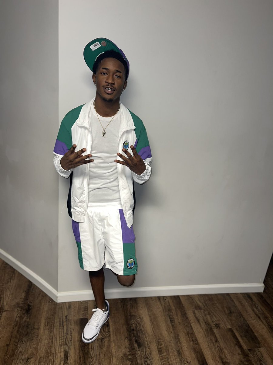 Dee Hall tweet media