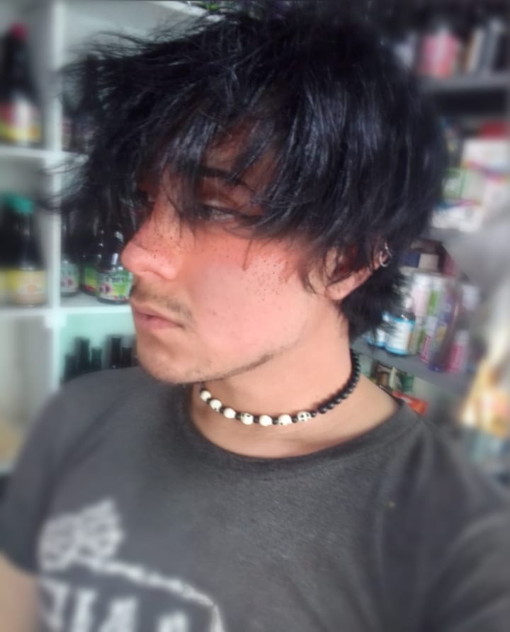 Perr0C's tweet photo. Soy guapo mamón memlaa pelan todos brouh https://t.co/zyYPFcBsNJ