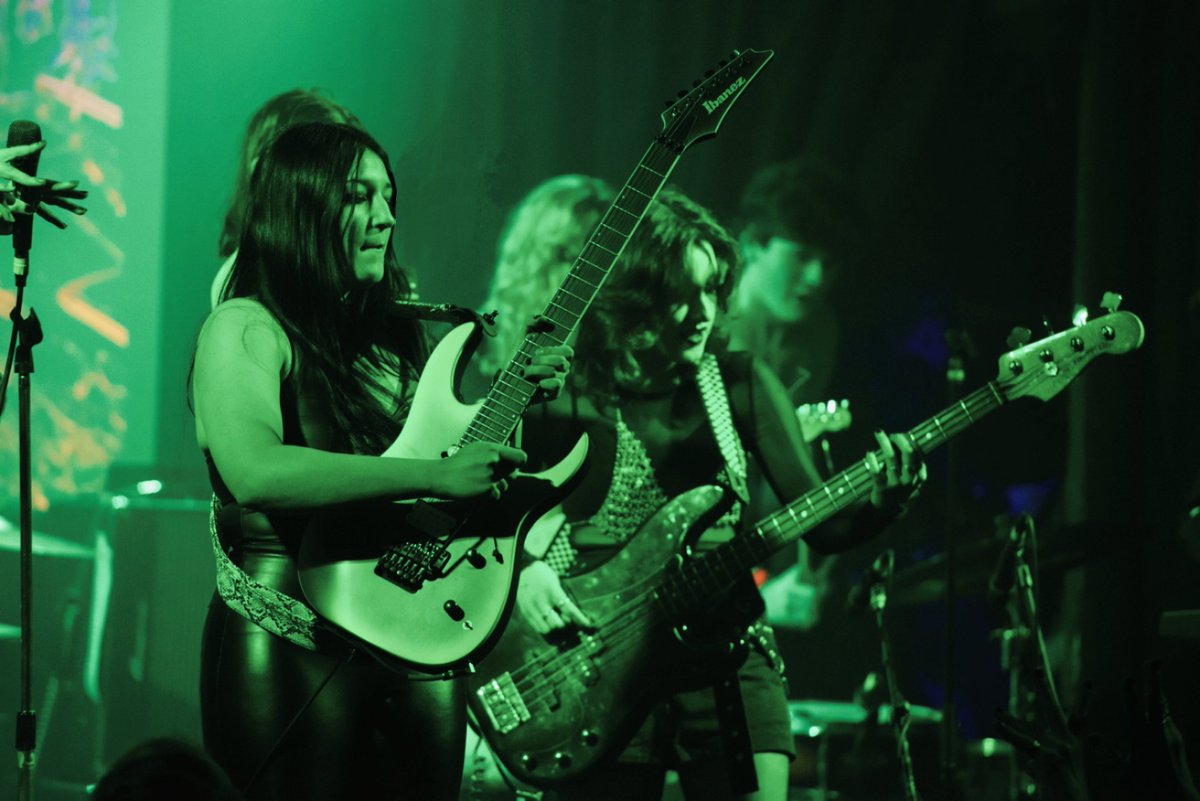 paulinaromano5's tweet photo. Currently on tour with Gibby Haynes from the Butthole Surfers! Here are a few shots from the shows! https://t.co/enGQItc4iw
