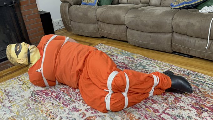 Kinky cop strikes again when an escape convict sneaks into the wrong house! Who&rsquo;s up for a little game<a href="/tag/clip"class="tags"><span>#clip</span></a><a href="/tag/ropebondage"class="tags"><span>#ropebondage</span></a>