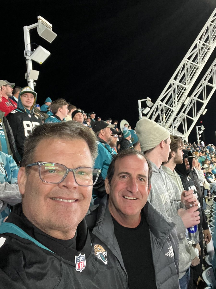 RickDansey's tweet photo. Titans @ Jaguars #DUUUVAL https://t.co/eSsjcKWxZP