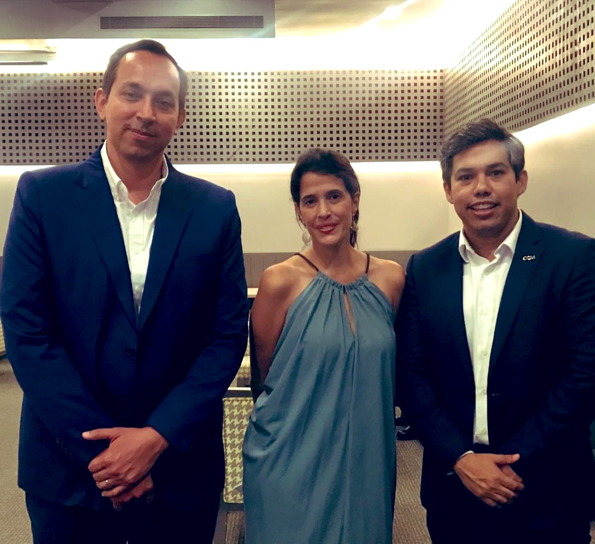 Hola_Ro's tweet photo. FORO DECIDE 2023, realizado por el Frente de Cámaras de El Oro y UMET sede Machala. Candidatos a la alcaldía y Prefectura expusieron propuestas de acuerdo a ejes propuestos por el sector productivo ✅.                                      #CIO #Machala #ElOro #decide2023 https://t.co/WHg7fq8jcn