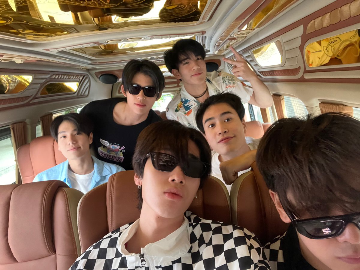 dunknatachai's tweet photo. road trip with the boys https://t.co/Jddf44SzHY