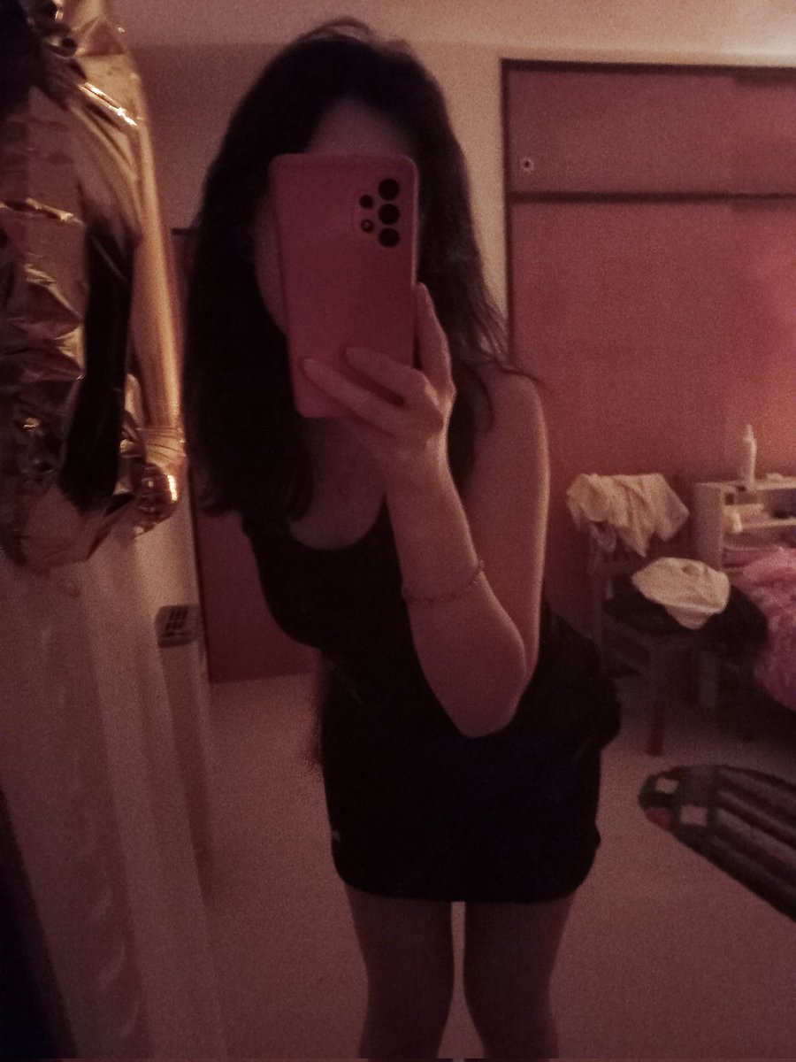 fluttercryy's tweet image. M regalaron una pollera pantalón y me queda hermosa, no importa lo q digan