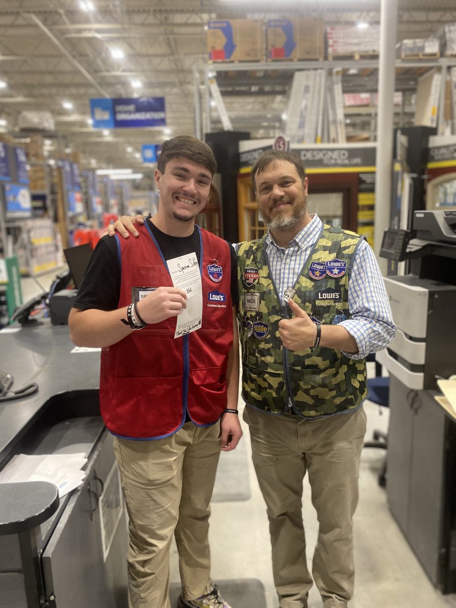 lowes0637 tweet media