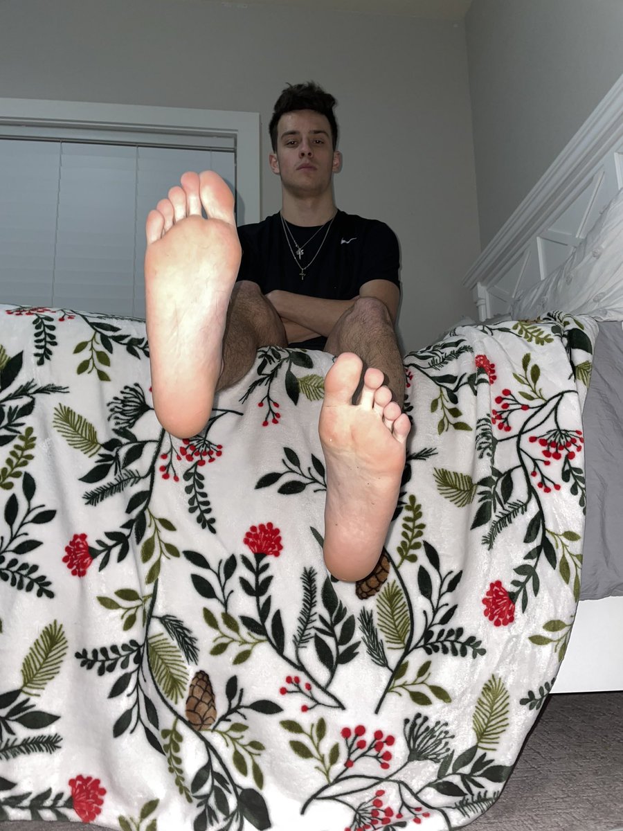 MasterGary98's tweet photo. Time for you subs to prove your worth https://t.co/5J4W3zPSpG