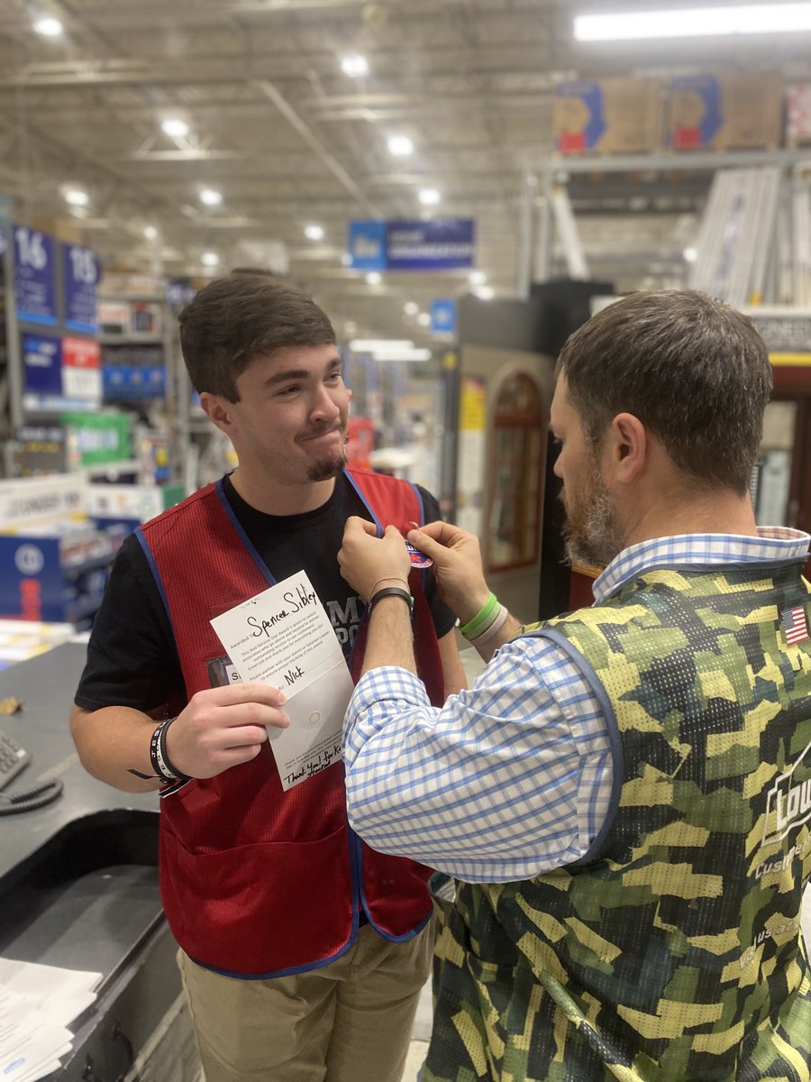 lowes0637 tweet media