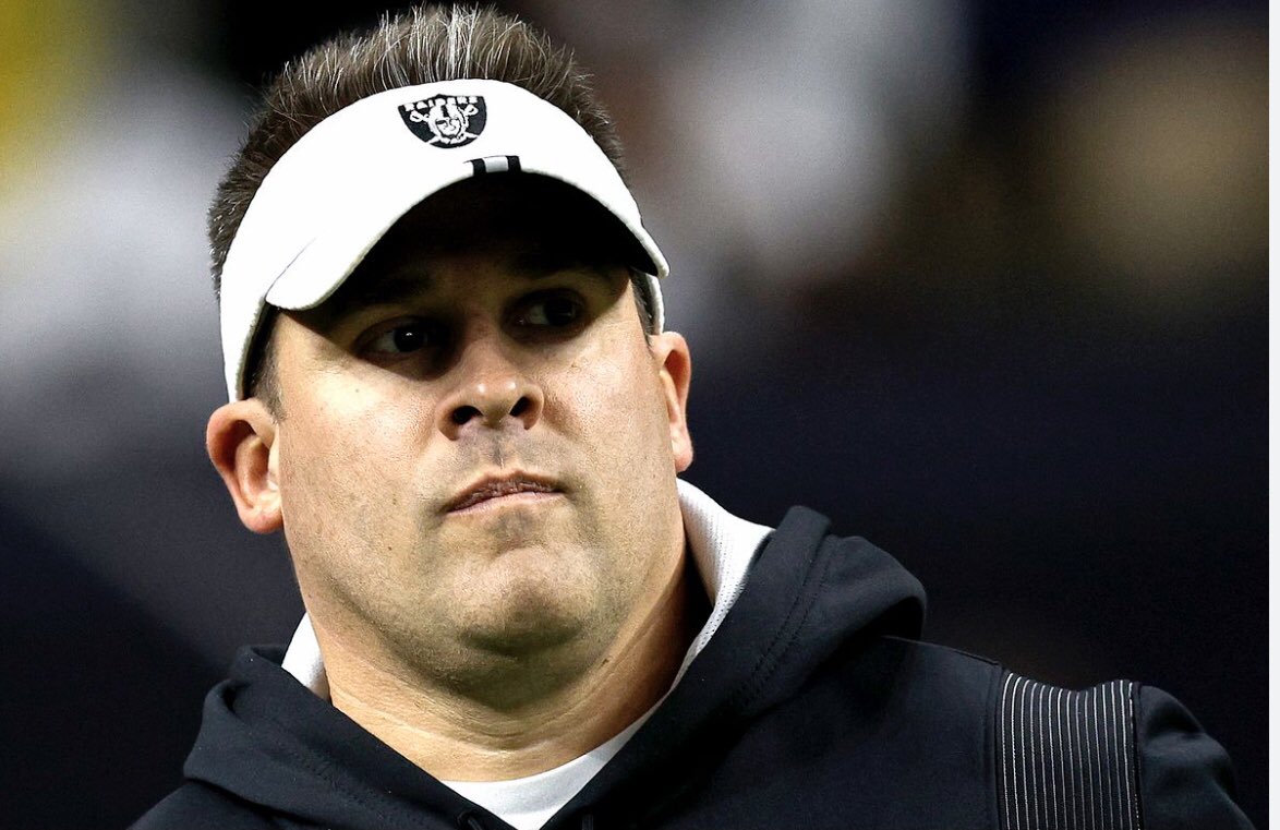 This clown 🤡 is 11-28 .392 in his last 39 games as a head coach…#firejoshmcdaniels #RaiderNation