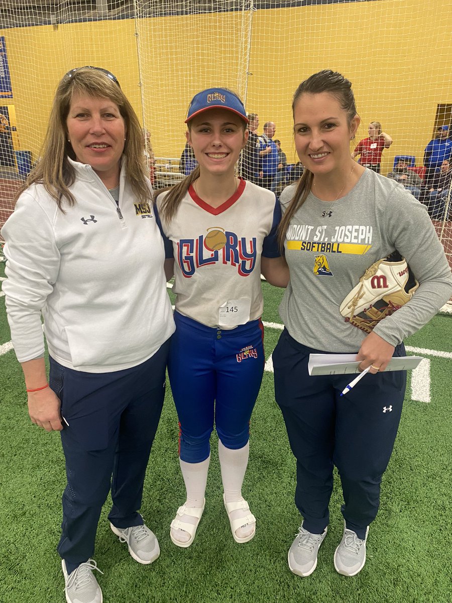 BrookeT027's tweet photo. Today I had a great time at Kent State and got to meet some amazing coaches. I’m thankful for the opportunity I had to further educate myself on my knowledge of the game @KentStSoftball @kyliemgross @dlargent17 @Coach_Goderwis https://t.co/92sEBu2F20