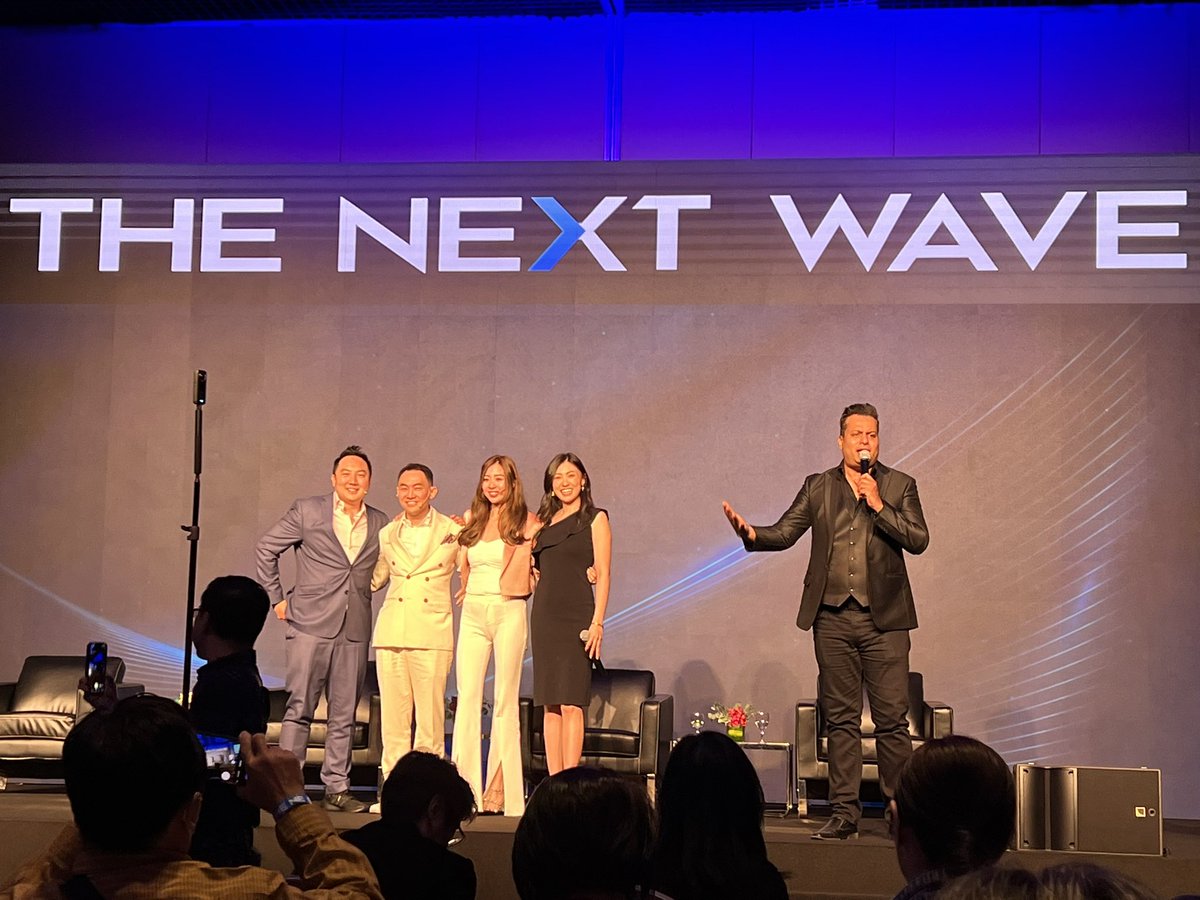 Attending 2 days Event “The Next Wave” at Expo Singapore.  Awesome sharing from John Lee, Mark Leong, Germaine and Shannon for us to create an impact in 2023. Thank you for the free gifts. #thenextwave2023