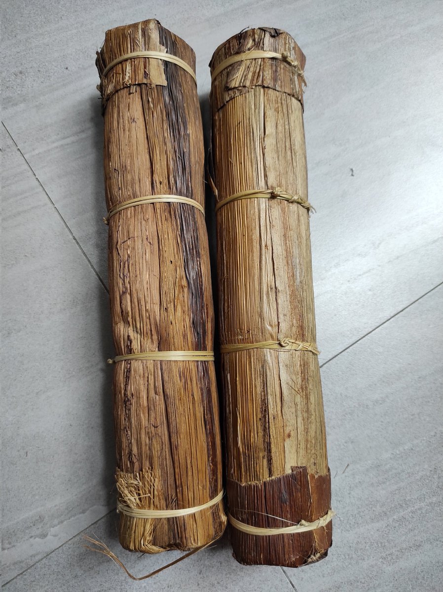 Widino's tweet photo. Gila sih, seumur-umur ngebantu orang yg ga seberapa, tp yg dibantu ga pernah lupa dan kemaren ngirimin gula aren dari kampungnya, udah 2x dia kirim2 begini kalo pulkam.

Beneran, udah jarang nemuin orang kaya dia. Gw yakin pasti ni anak bisa jadi orang sukses. Aamiin. https://t.co/IHiGOaMjBW