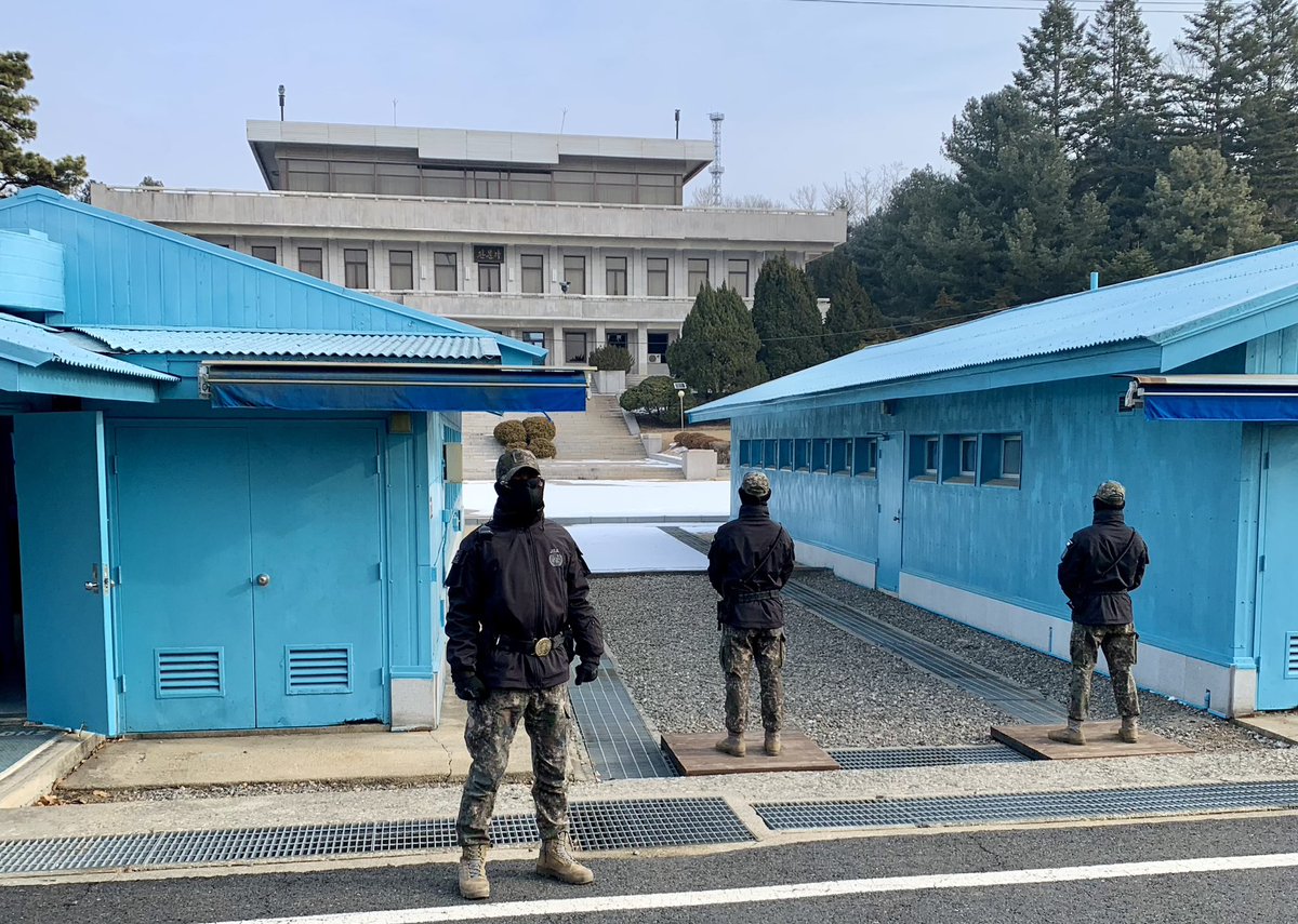JohnCareyAUS's tweet photo. Great to spend more time in the DMZ. Thank you to the Soldiers of the 🇺🇳@UN_Command Security Battalion - Joint Security Area for your AWESOME support. Since 1952, men & women from this unit have stood guard 24/7 at Panmunjom #InFrontofThemAll #AlwaysReady https://t.co/DO9Og5KIHJ