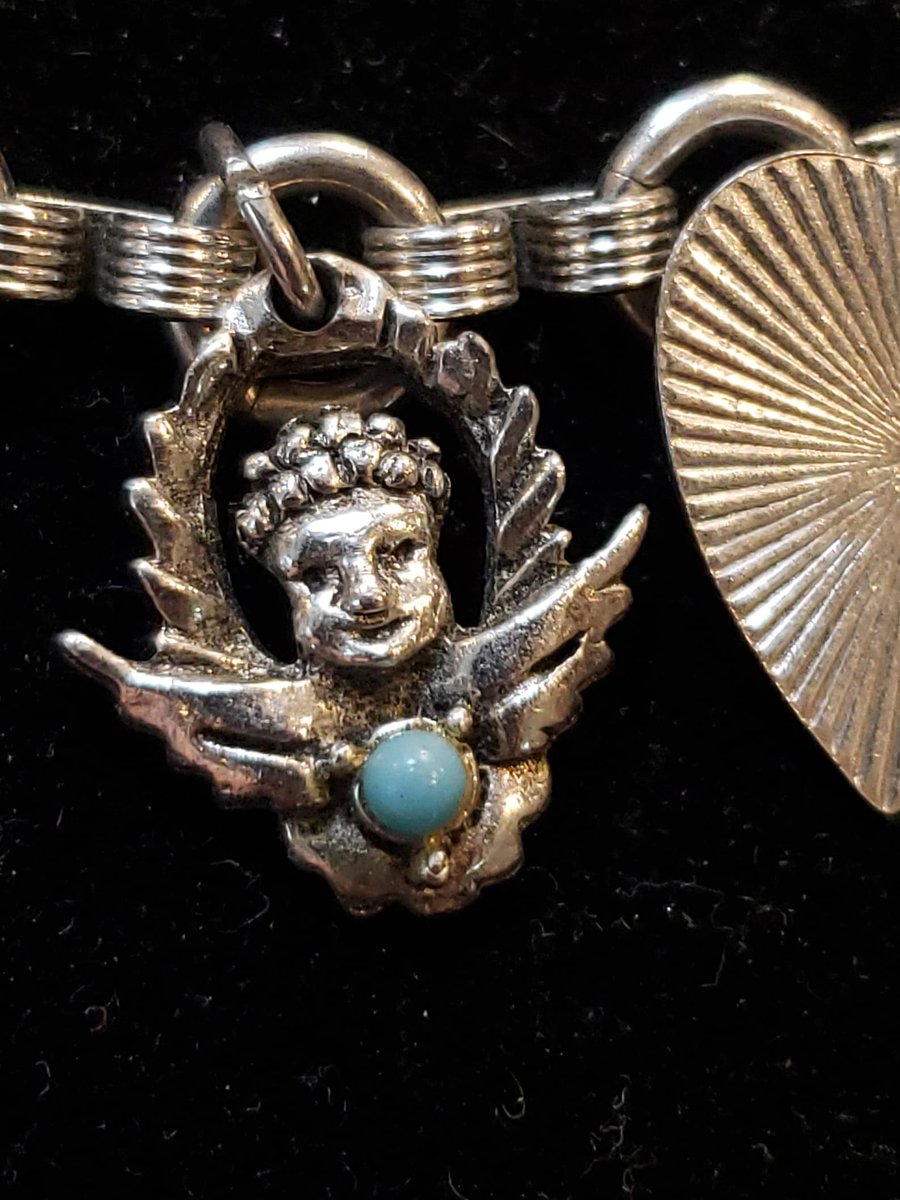 Vintage Unsigned Angel And Heart Silver Tone Charm Bracelet With Turquoise Or White Colored Stones With Solid Clasp
 #Bracelet #heart #tone #charm #VintageUnsigned #Turquoise #ColoredStones #Silver #gift #clasp #AtticEsoterica #etsy

👉etsy.com/listing/108795…