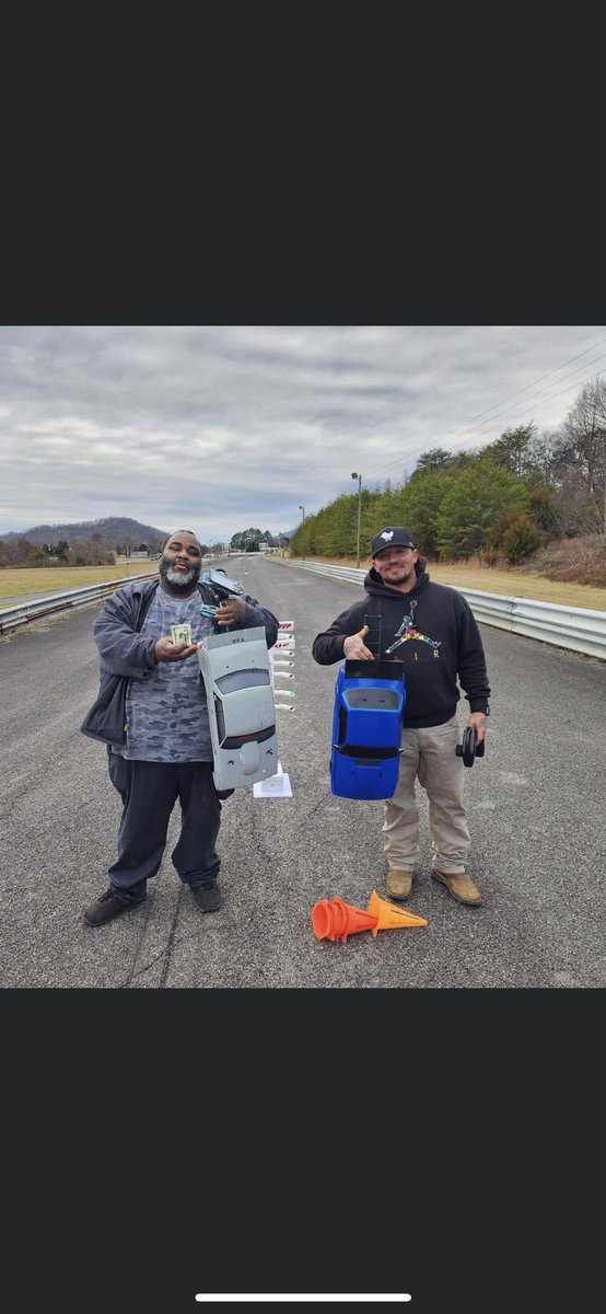 RB865's tweet photo. Went to my first RC drag race today and finished 2nd not to bad car was fast but not fast enough https://t.co/eKOtmz3Uzy