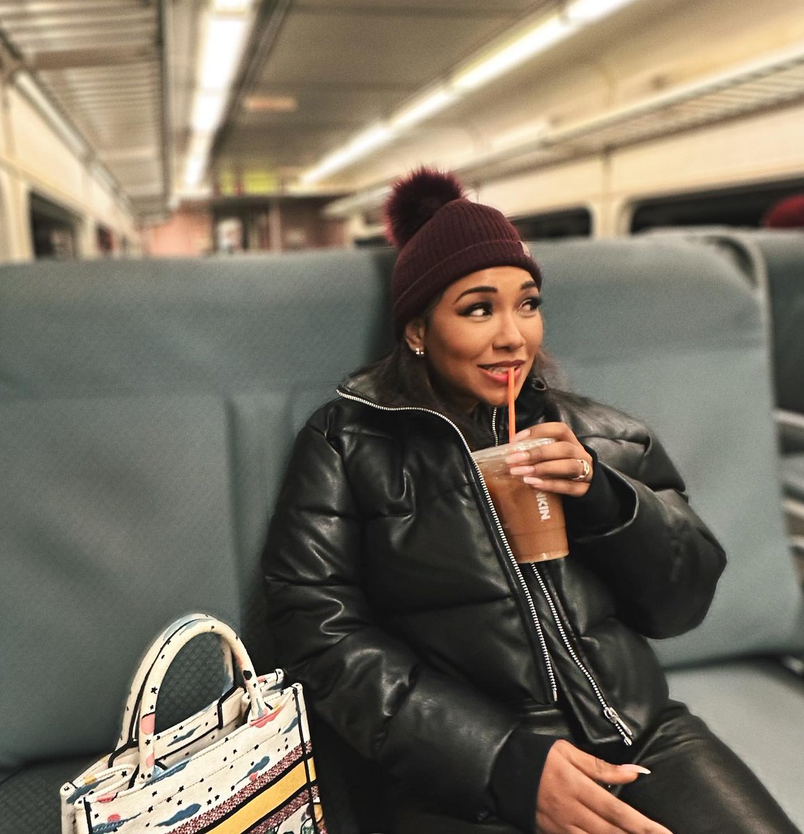 😻
— <a href="/candicepatton/">Candice Patton</a>