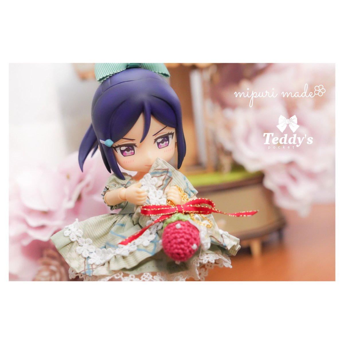 87maru_chan's tweet photo. 果南ちゃーーん🍓🐬

はなまるちゃんのリボンはポニテの根っこを４周？くらいグルグルにしてます🎀照れきゃわ

#みるねるこらぼ 👩🏽‍🍳🎀🧸🍫🍓
#PICCODO9 https://t.co/IIMeIDnNDz