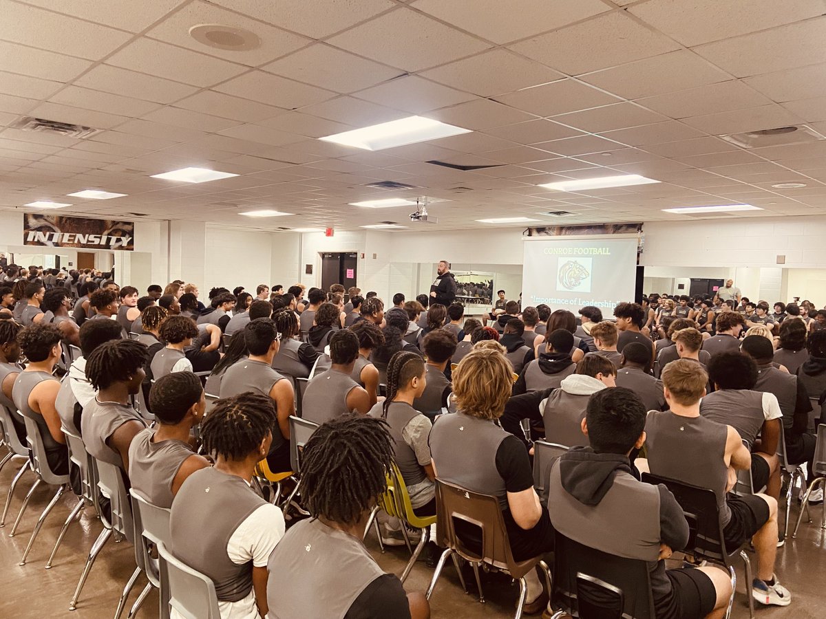 CoachHardeman's tweet photo. Day 3 from our coaches was excellent. Some outstanding 💎 are being given daily! Can’t wait to finish up strong on Monday!
#FoundationTalks
#SicEmTigers🐅 https://t.co/npF0ozMEv0