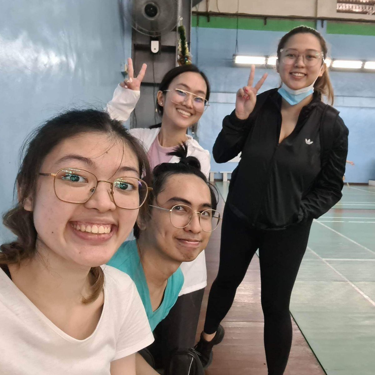joshabelle's tweet photo. Ang sakit ng braso ko dahil sa badminton tapos parang naubos boses ko sa karaoke kahit di naman ako yung kumanta talaga?? Pero masaya 🥹tyL for the best friends 🫶 https://t.co/HHlbWbrv1M