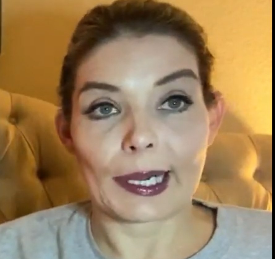 Towelie4420's tweet photo. Her face is as warped as RattleCan Ron's thoracic spine #ATX #StinkBox https://t.co/dPvCgt4kdW