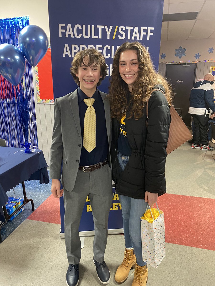 Thank you Leyden Hockey for hosting Teacher Appreciation Night! 🏒🥅 Congrats to the team on their win and thank you to my student Sean for inviting me! It was an honor to watch a fantastic team play! 🦅 #leydenpride