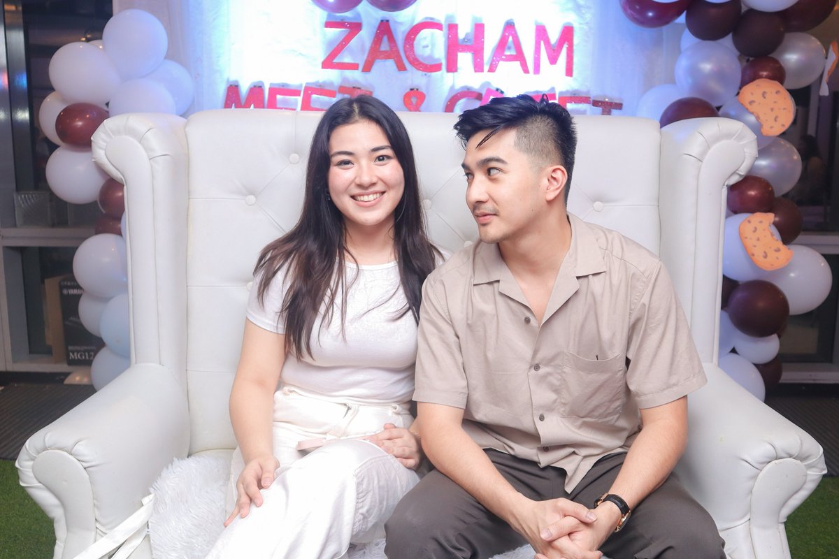 ZachamGallery's tweet photo. ZACHAM's Meet and Greet PHOTODUMP. https://t.co/pIr8f8VlNC
