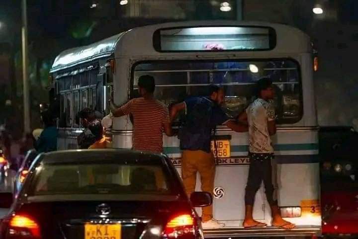 thimiira's tweet photo. මතක් වෙන්න දැම්මේ නාමයෝජනා කැදවලා හින්දා... 🙂 https://t.co/iyLtYu2YXK