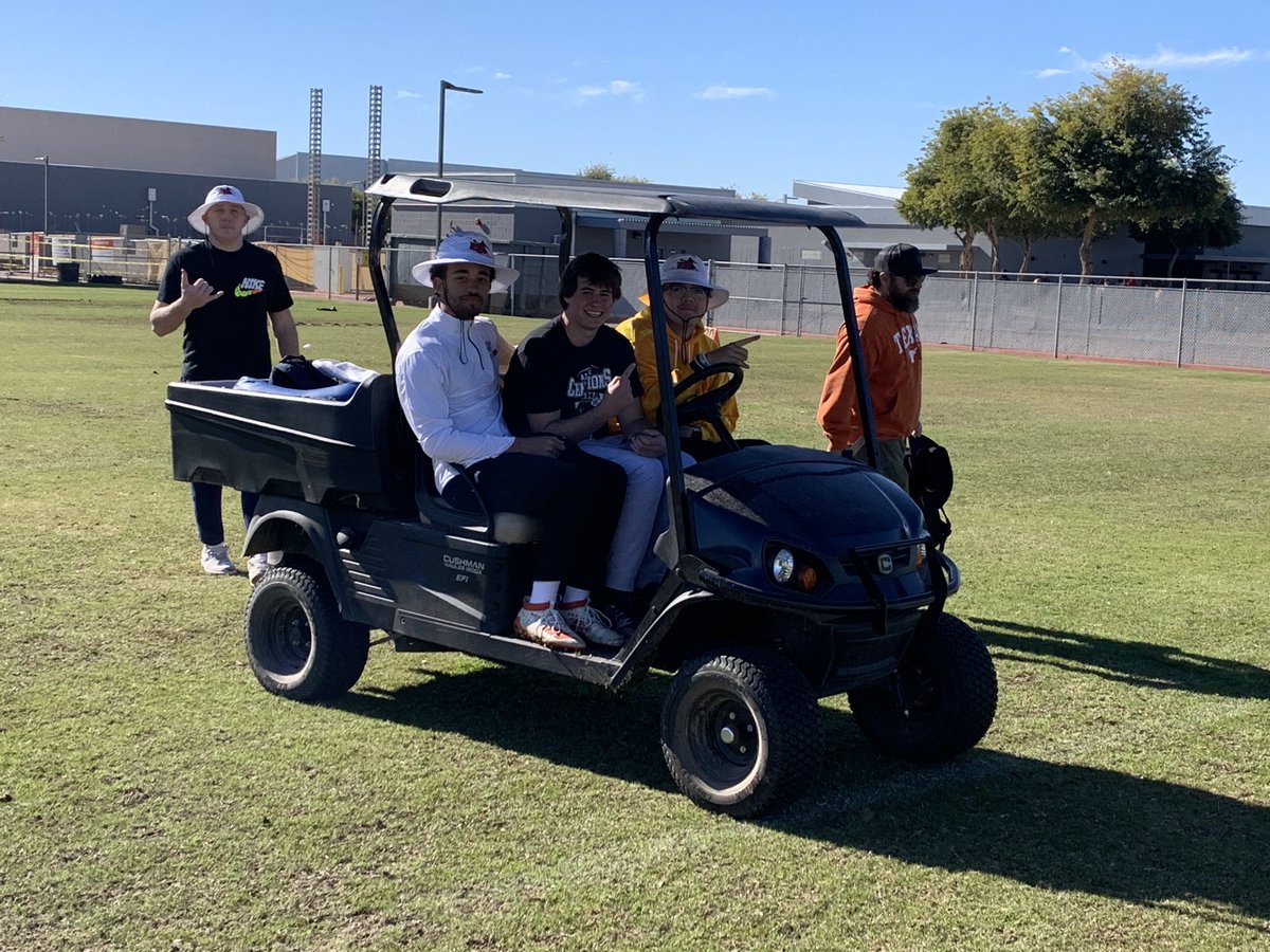 ⁦⁦<a href="/LCPiosFB/">Lewis & Clark Football</a>⁩ ⁦<a href="/devon11guest/">Devon Guest</a>⁩ “Coach Dev” assistant coaching the Wide Receivers today and tomorrow at the Elev8 Academy Camp. ⁦<a href="/PGuest13/">PGuest</a>⁩ and I couldn’t be prouder.