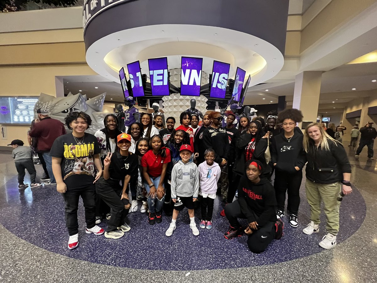 LADYJAGS_BALL's tweet photo. Spent the night watching #ForeverLadyJag @JazzShavers get dub against TCU‼️🖤❤️ #ladyjagfam #redandblackforever https://t.co/6WQ099InB2