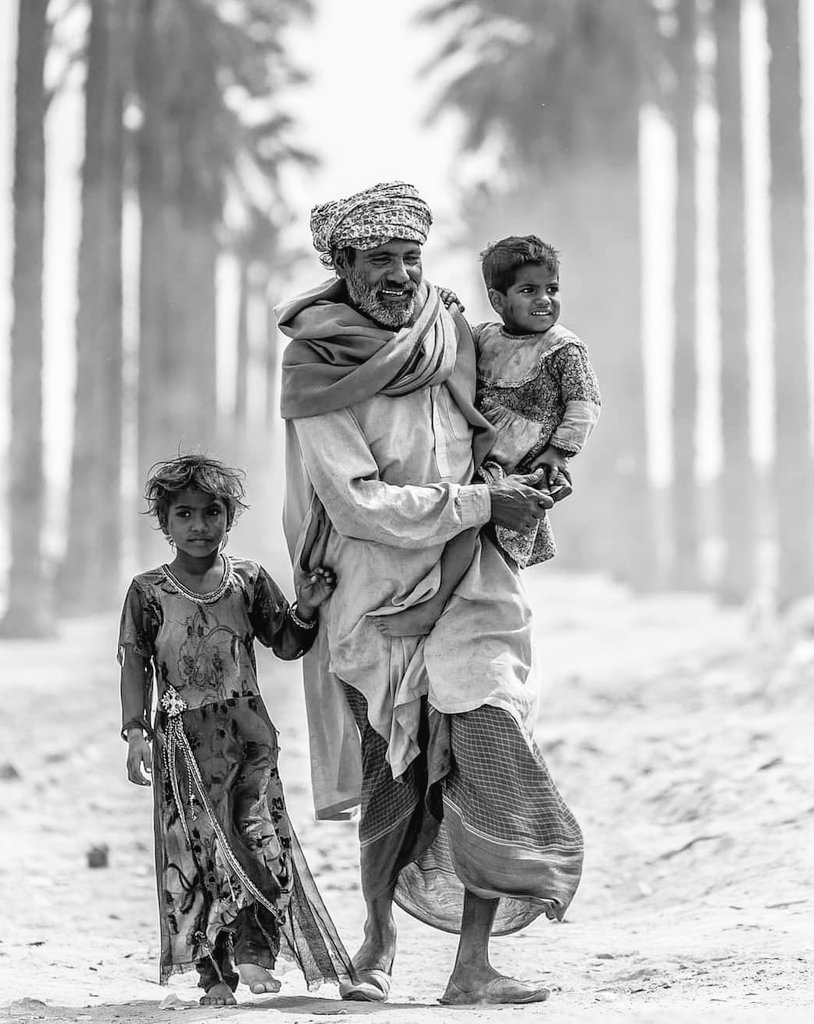 اور ماں باپ کے قرض  ایسے  ہوتے ہیں 
جو چاہ کر بھی ادا نہیں کئے جا سکتے