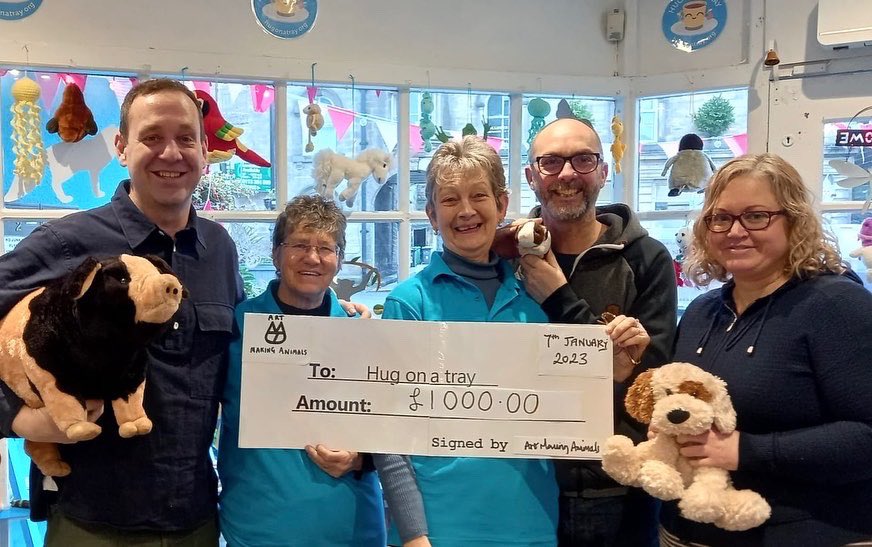 MakingAnimalArt's tweet image. What a start to 2023!! Meeting the warm hearted and inspiring people at Hug On A Tray, getting a hug and a go on their famous tombola and giving them £1,000. Thank you all.

We will keep the Christmas song here so you can donate year after year! artmakinganimals.bandcamp.com/track/paper-ch…

HNY