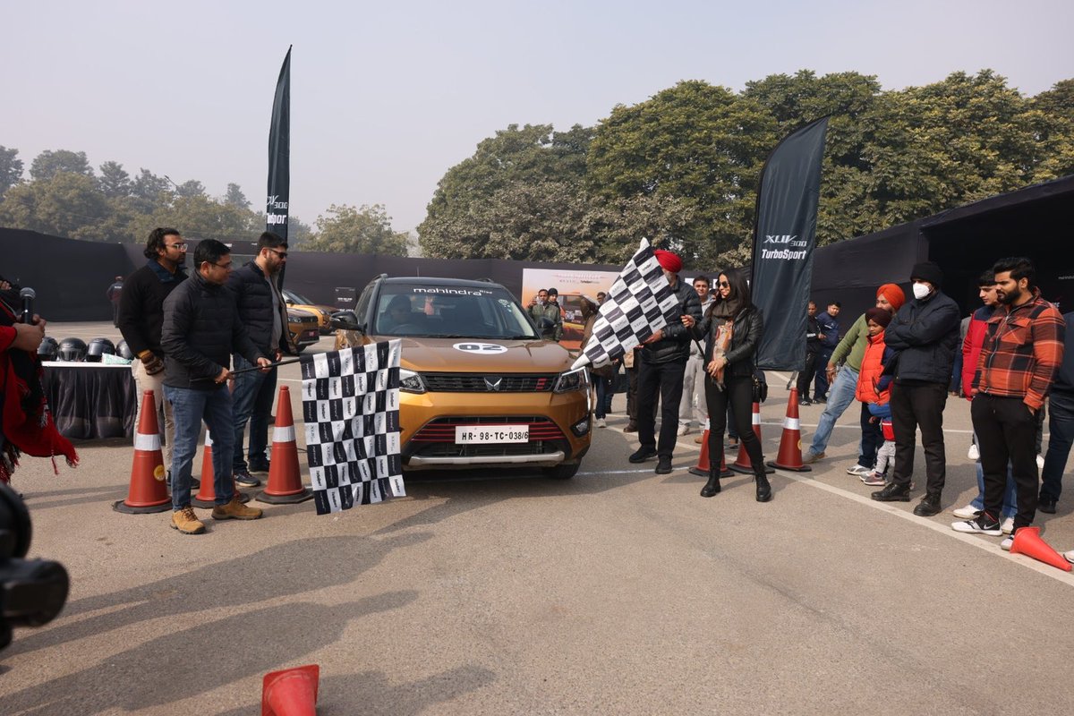 GulPanag's tweet photo. Always a pleasure to set the action in motion. Let the race begin!
@mahindraxuv300

#XUV300TurboSport #TurboChallenge #TGDi https://t.co/eIVecwUoki
