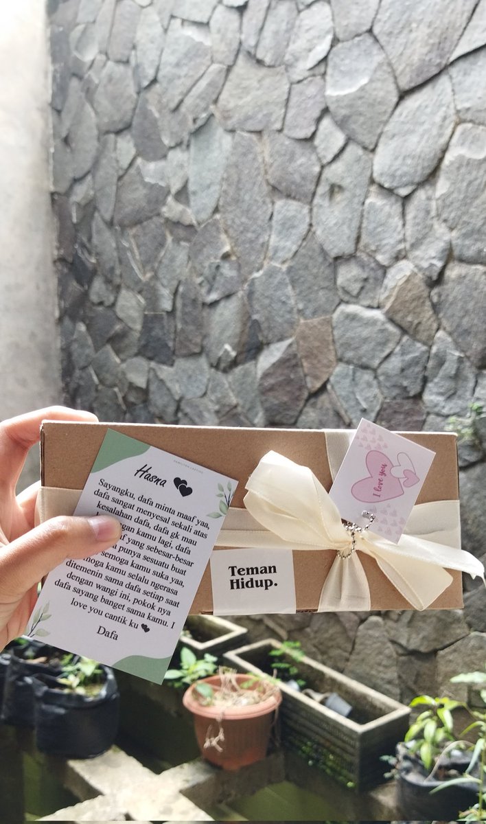 hasna_fb's tweet photo. Mantan tbtb minta maaf, ada apa kh? https://t.co/LVSVhsohxf