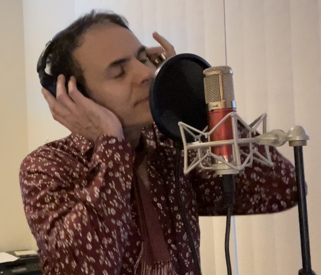 mightygoodfella's tweet photo. @jamesgoldinguk, wrote the music and lyrics for "Let's Make Time." He sang lead and background vocals, played electric guitar, electric bass, synths, and did the programming. He also served as executive producer. James' sound, message, and experience was shaped by the glamorous https://t.co/dwMoshd7hH