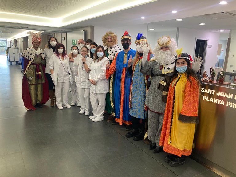HSJD_PALMA_INCA's tweet photo. …y antes de marcharse a Oriente, los Reyes pasaron por el Hospital de Inca.
#sjd #sjdinca #felicesreyes #humanitzacioib #humanizaciónib https://t.co/ahJMOkM5VQ