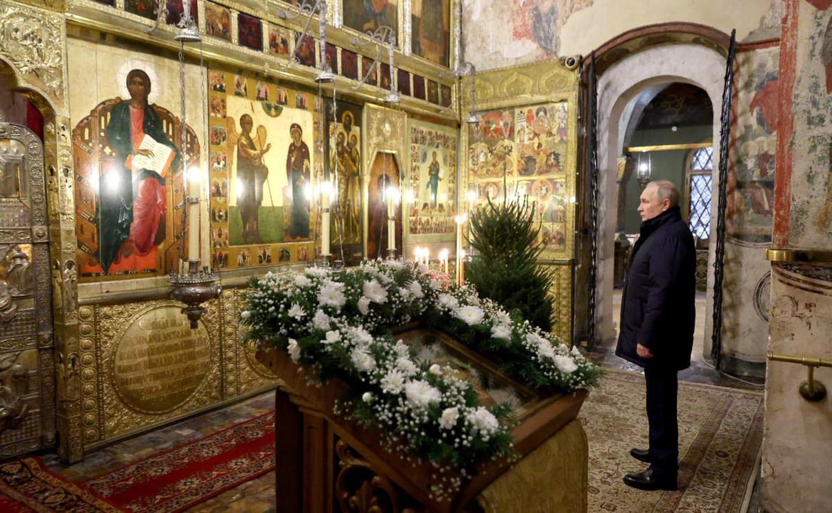 Kasparov63's tweet image. Joke going around with this photo is that Putin was completely alone in church on Christmas because even God is with Ukraine!