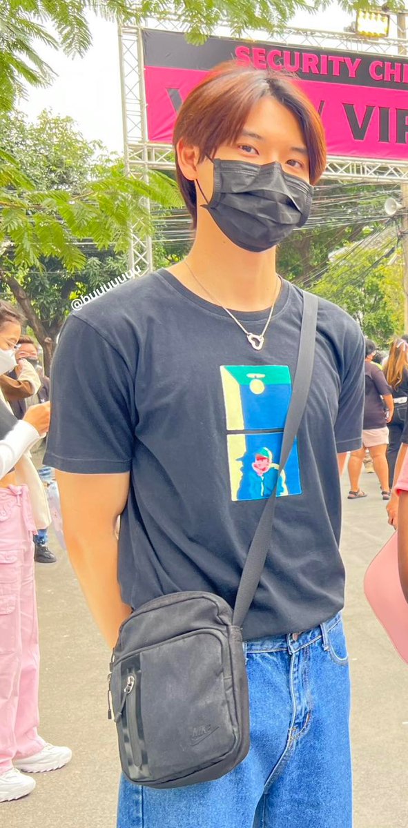 ร้องเเล้วมึงงงงง ละตัวเหลืองมาก เพื่อนปรับเเสงไรไม่ทันเลยย😭😭😭 #BORNPINKinBANGKOK #yinyin_anw