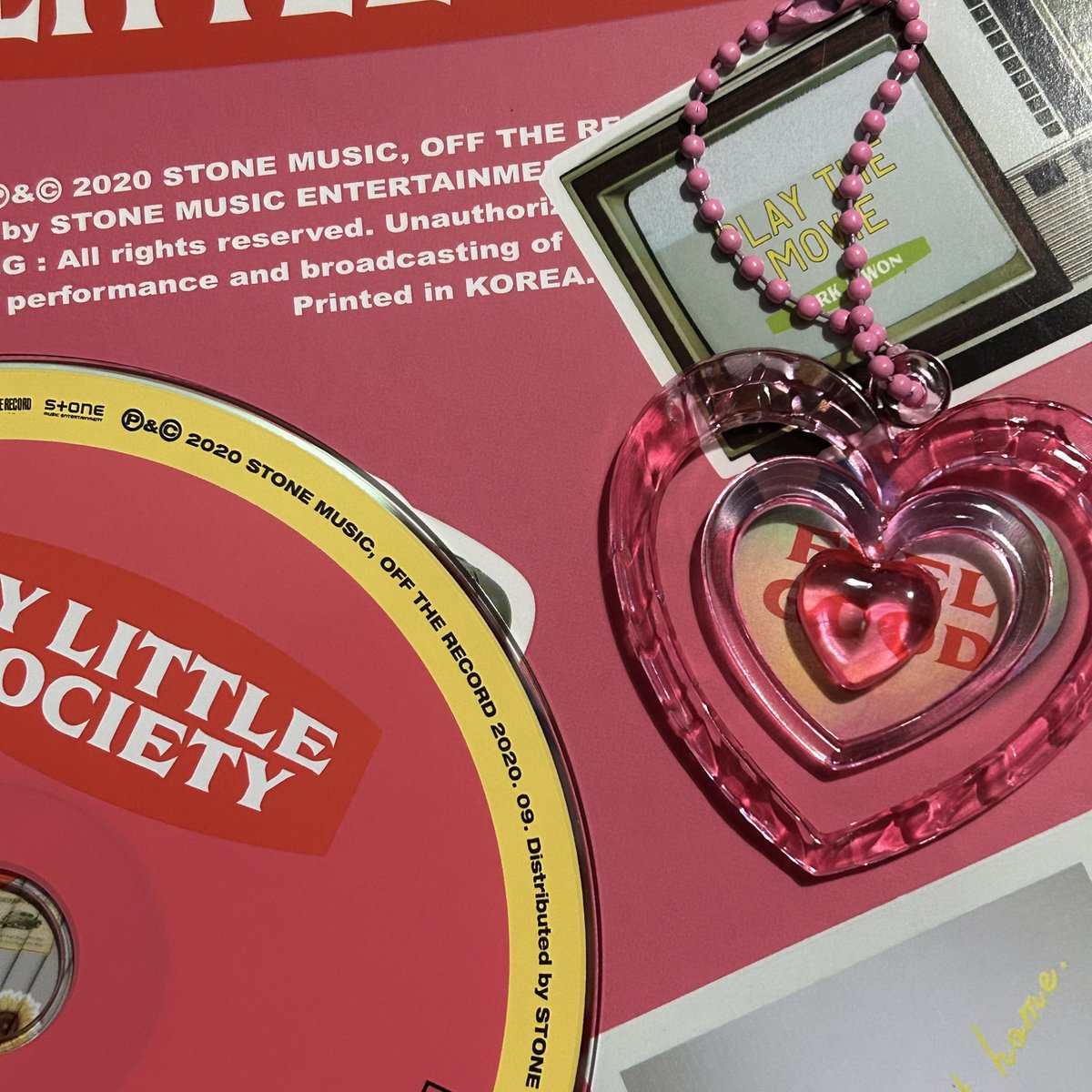 poohromis's tweet photo. โ ๐๐งธ #mailwee @mondayults
hello! my my little society my account unsealed album arrived na! medyo naloka lang ako sa nagdeliver kasi sa ibang bahay daw nya nadeliver tapos binuksan nung kumuha yung album ๐ญ mabuti nabalik the day after. thank you po ๐ซถ till our next ๐ https://t.co/5PWMvN0BCj