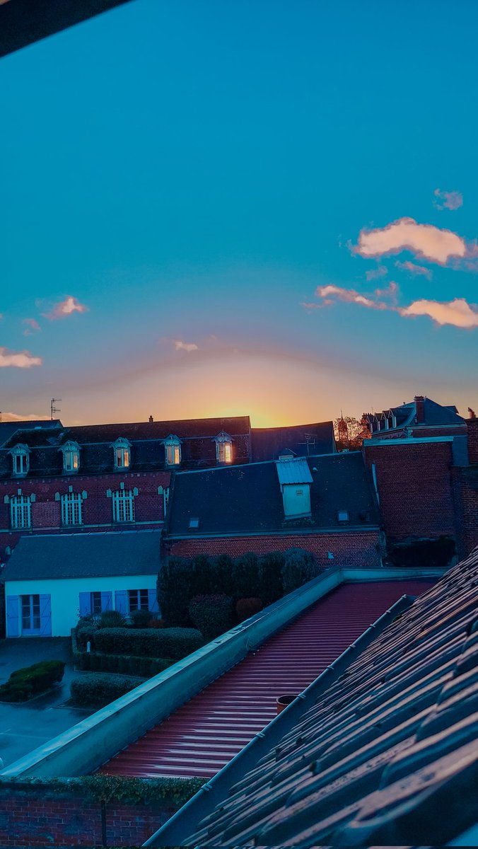 Miyazaki vibe 🌌
#art #aesthetic #blue #clouds #sky #skies #Noyon #photooftheday #picoftheweek #picsoninstagram #picoftheday #photo #Photographie #photoeveryday #photography #beautiful #beautifulday