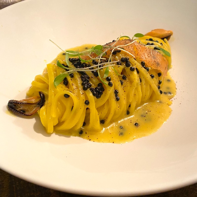 ricardsampere's tweet photo. Feia massa temps que no tornava a #Bacaro. Tot i que BCN té bons restaurants italians, per a mi, aquest és especial i el seu ambient ajuda. I que bones les seves pastes! 😍😍