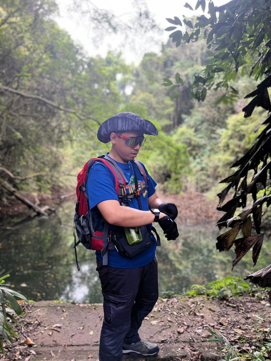 rockybaia's tweet photo. Welcome to the jungle! #NationalGeographic
#Outdoor #hikking #MountFaber #Sentosa #JungleeCrew https://t.co/Y2Won97TRN