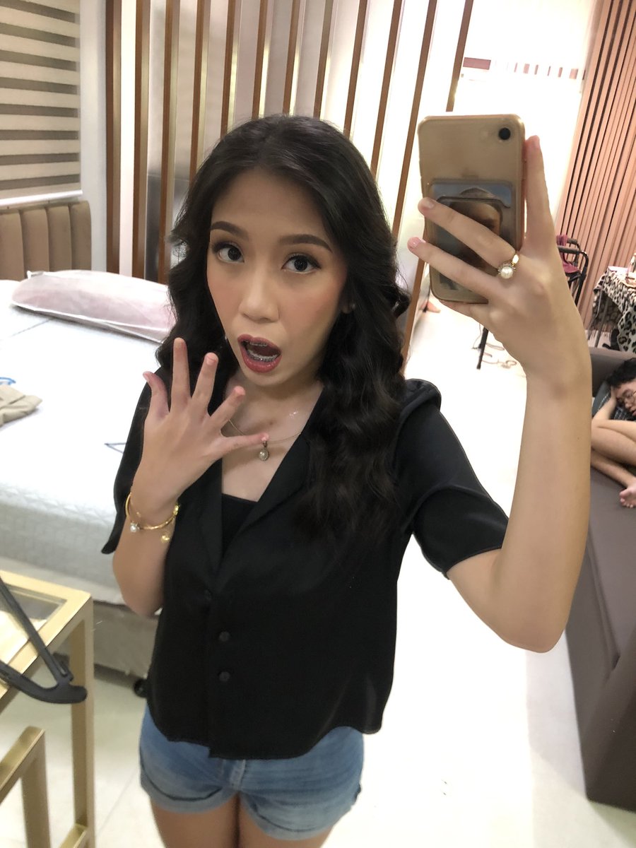 akei tweet media