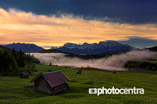 photocentra's tweet image. photocentra.com/work/1074889 *** - Josef Hinterleitner #berge #wiese #scheune #see #nebel #himmel #photographer #photography #photocommunity