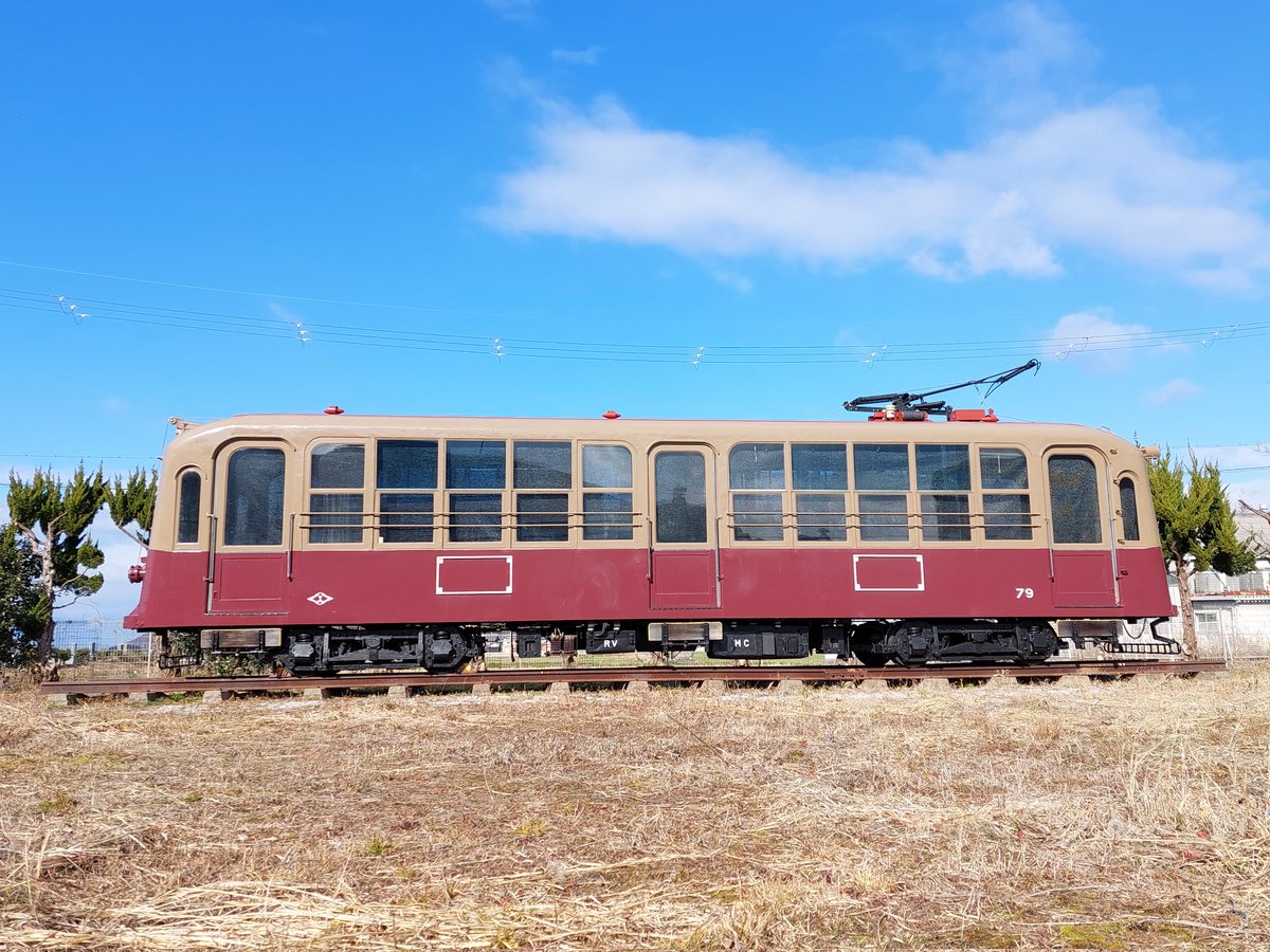 sHinROYKt48x8XO's tweet photo. 京都市電作業の合間に
金魚鉢電車の造形美を
改めて感じています。
今年は内装の復元整備を
進めたいと思います。 https://t.co/lqE2r8CfzM