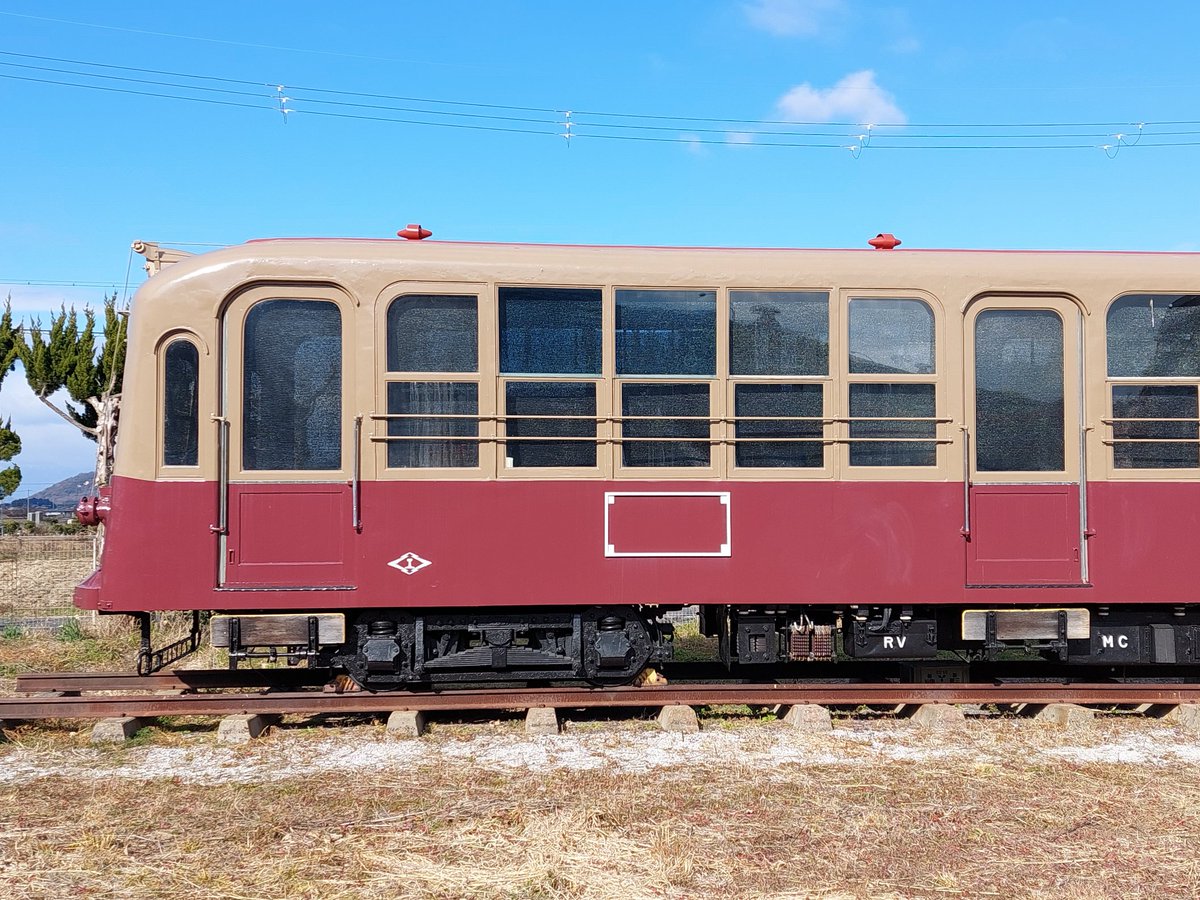 sHinROYKt48x8XO's tweet photo. 京都市電作業の合間に
金魚鉢電車の造形美を
改めて感じています。
今年は内装の復元整備を
進めたいと思います。 https://t.co/lqE2r8CfzM