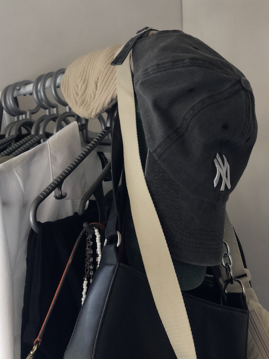 helloarchives's tweet image. roomy 🍸☁️🪩