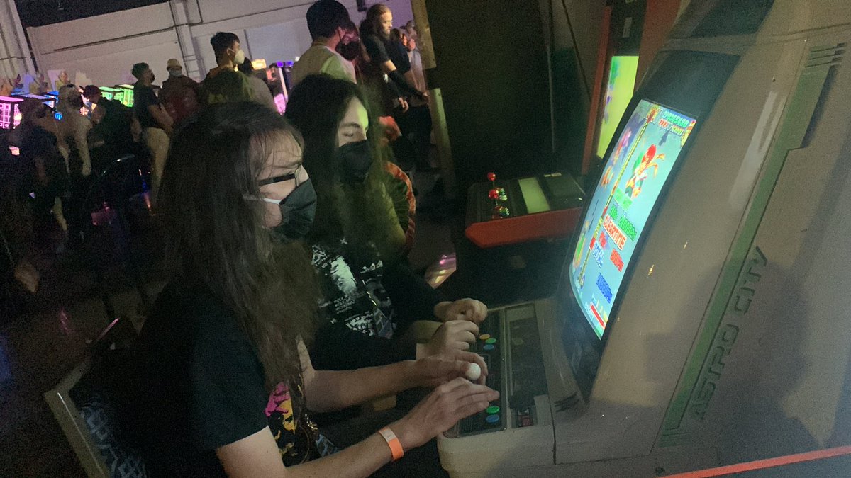 1stStateWindJam's tweet photo. Who the fuck gonna take bronze?! @silentblackcat_ or @_geordi_ https://t.co/yjw2enmQtC
