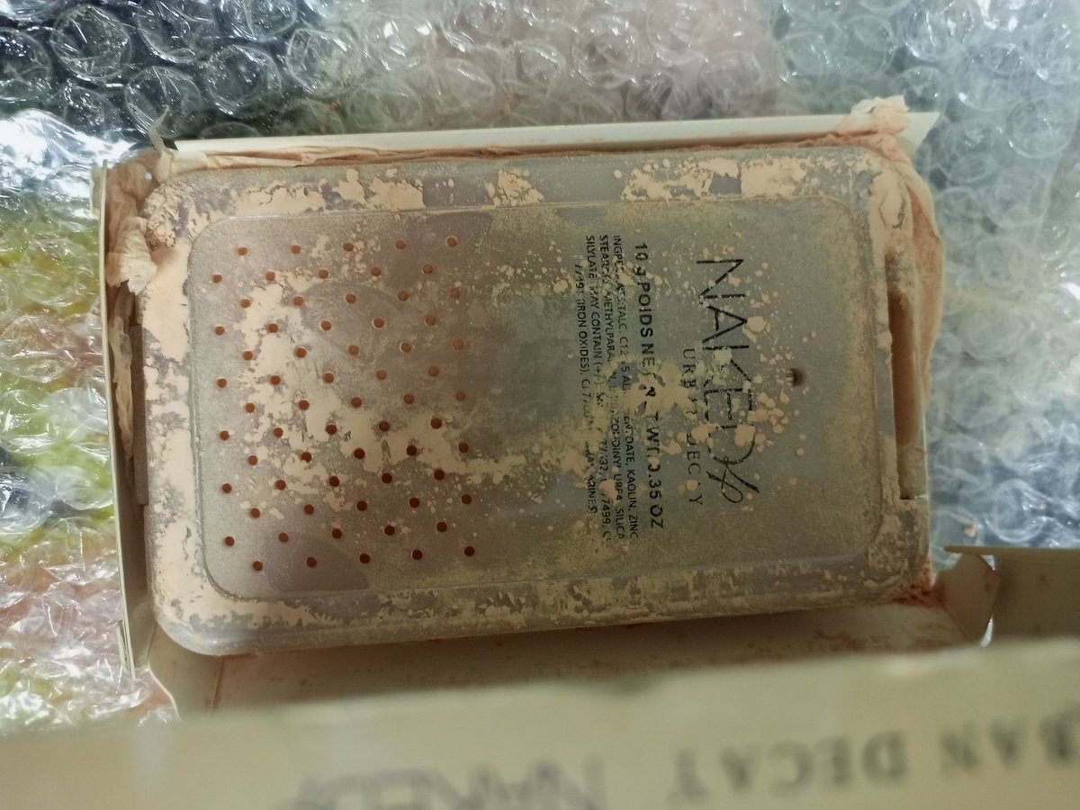 ipayal__'s tweet photo. Even the product is damaged...i toh Never heard of this brand...kya kya scam kar rahe hai log😑 https://t.co/LOSBy0eXb2