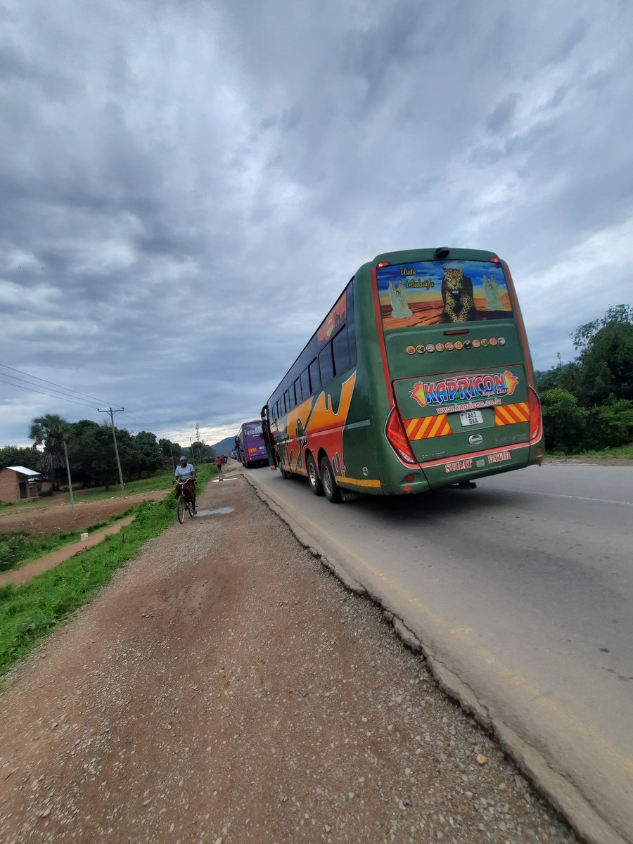 MlungwanaJr's tweet photo. Twitter wasafiri wa mabasi mbeya to chuga una ondoka na nan #kapliconroyalclass or #ArushaExpress slogan ni ile ile #popotepicha ๐ธ https://t.co/asKzdzfxb5